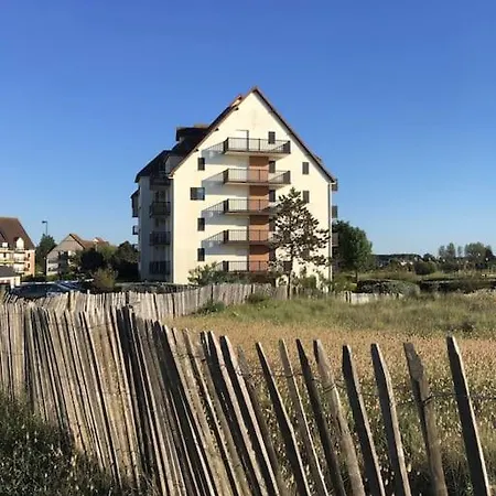 Cabourg-la A Vos Pieds Et La Thalasso A 50 M Cabourg